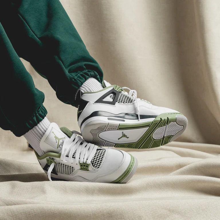 NK Air Wmns Jordan 4 Retro ‘Seafoam’